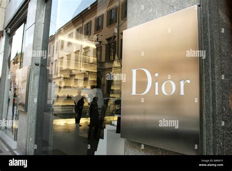 dior montenapoleone|via montenapoleone shopping.